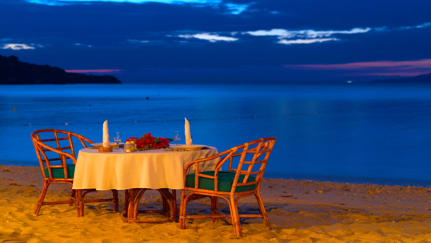 Make Your Honeymoon Special with a Candlelight Dinner in Havelock