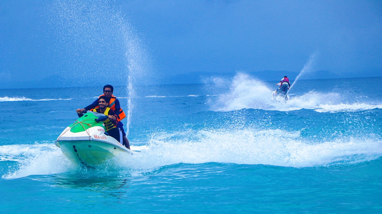 Jet Ski in Havelock Island | Elephant Beach | Cost | Timings | Packages 